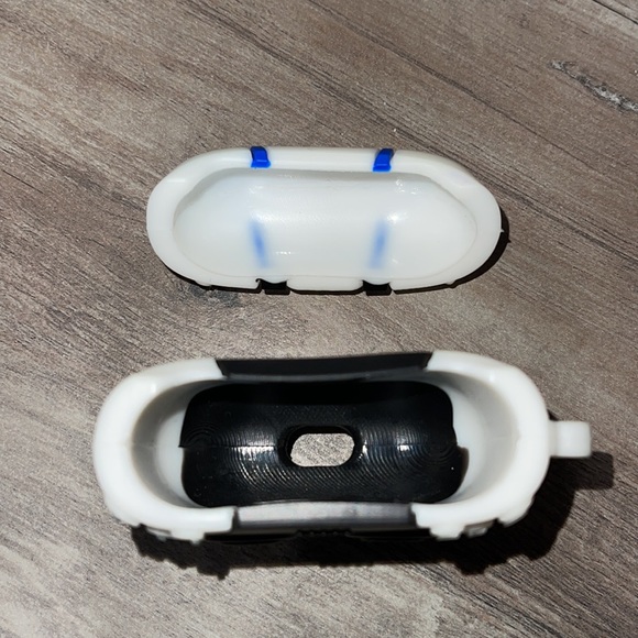 Brand new AirPods 3rd generation case. PlayStation 5 controller theme - Picture 2 of 4